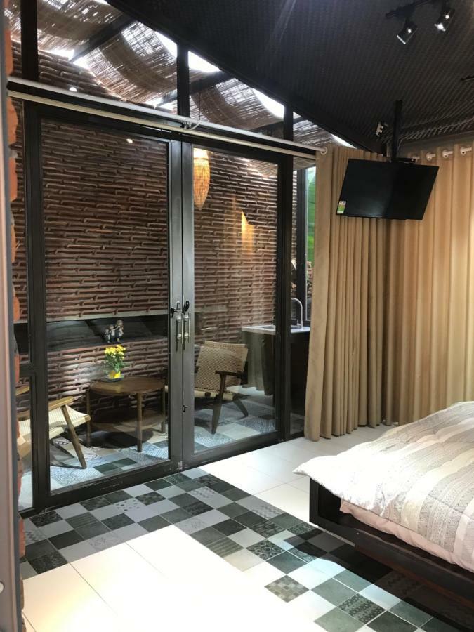 Отель Ngoi House Дананг Экстерьер фото