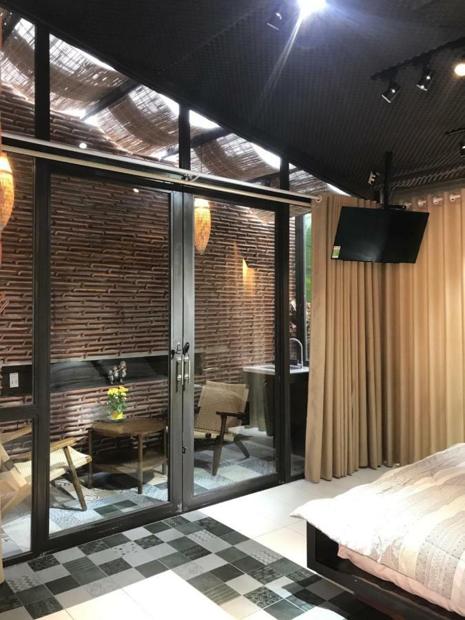 Отель Ngoi House Дананг Экстерьер фото